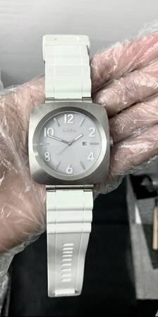 nixon-the-volta-pu-solar-powered-quartz-whitesilver-watch-square-big-1
