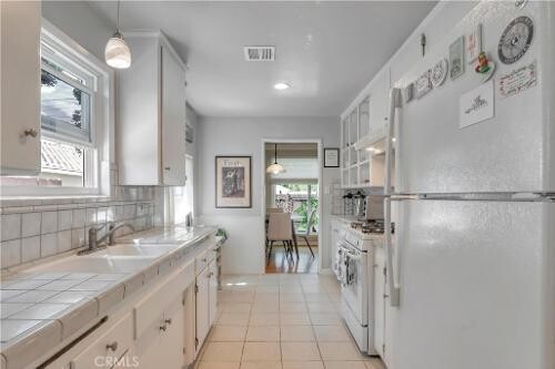 exquisite-beautifully-designed-3-bedroom-in-a-peaceful-neighborhood-big-9