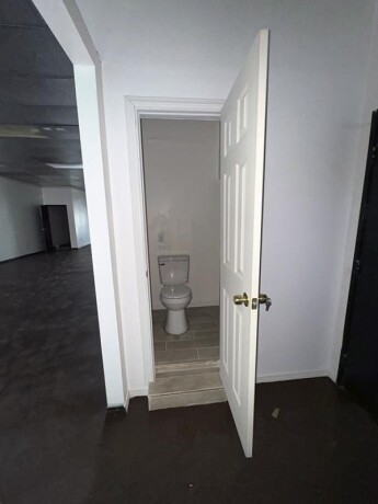 office-space-for-lease-big-8