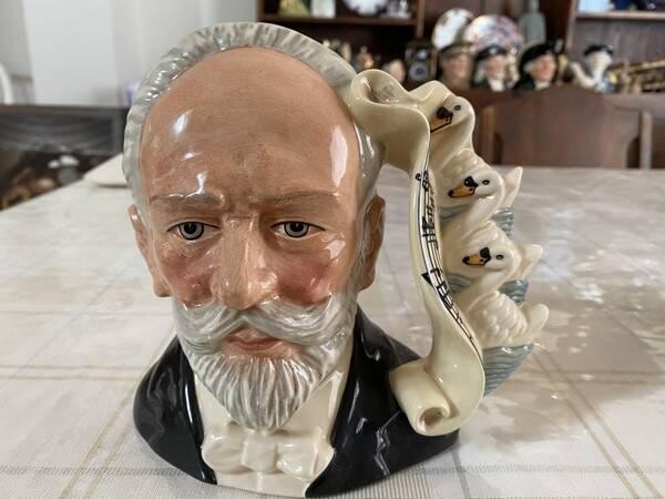 tchaikovsky-signed-royal-doulton-toby-mug-big-3