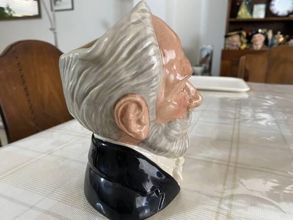 tchaikovsky-signed-royal-doulton-toby-mug-big-2
