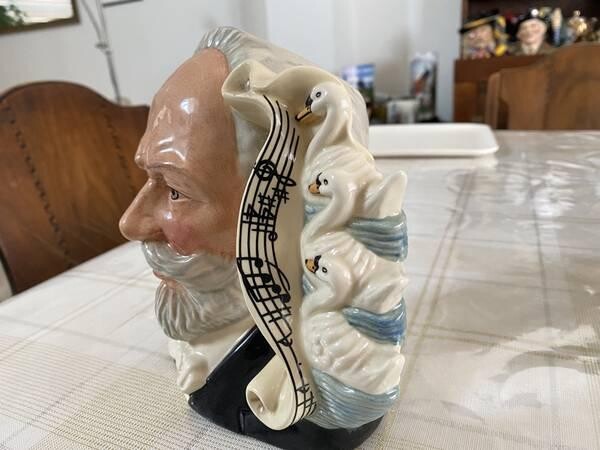 tchaikovsky-signed-royal-doulton-toby-mug-big-1