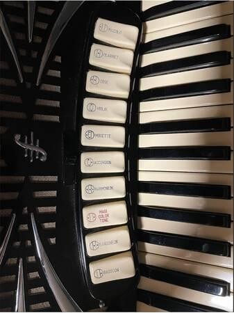 1960s-sonola-accordion-big-3