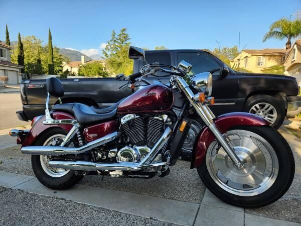 2007-honda-shadow-saber-1100cc-only-2k-original-miles-big-3