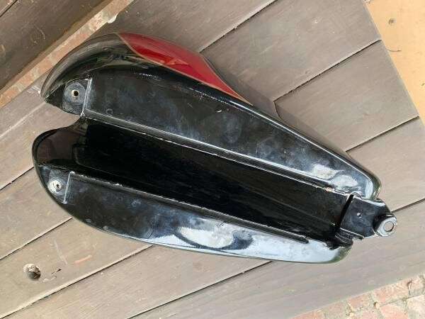 triumph-t150-trident-gas-tank-big-6