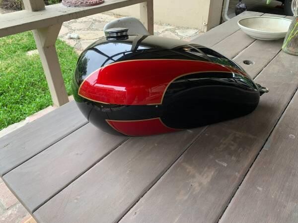 triumph-t150-trident-gas-tank-big-2