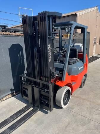 2006-toyota-forklift-model-7-5000lb-cap-big-2