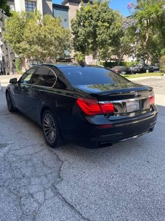 2012-bmw-740i-clean-title-big-6
