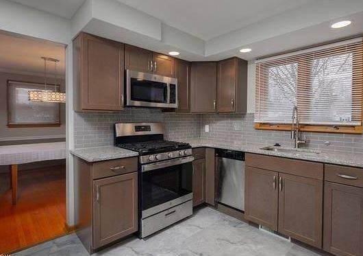 cute-1-bedroom-house-with-1-bath-big-2
