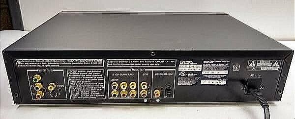 toshiba-sd-6200-cinema-series-two-discdual-tray-dvd-player-big-0