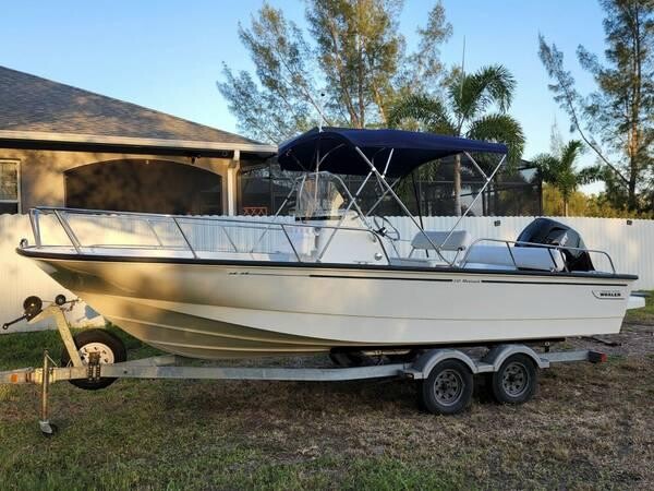 2012-boston-whaler-21-montauk-big-1