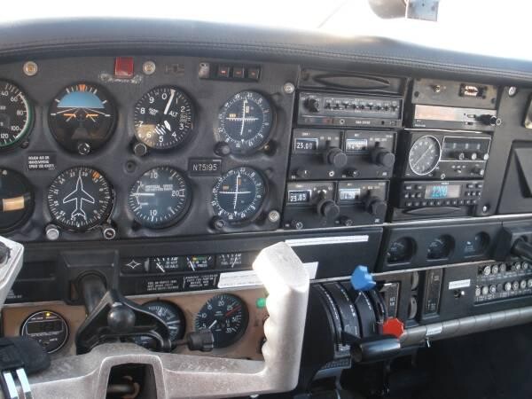 1976-straight-tail-piper-lance-pa32r-300-big-1