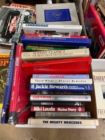 vintage-automotive-books-amp-magazines-big-0