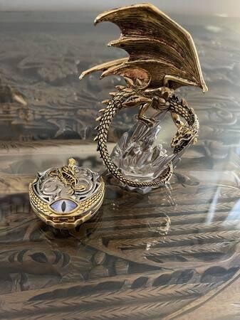 michael-whelan-franklin-mint-dragon-pocket-watch-w-stand-big-4