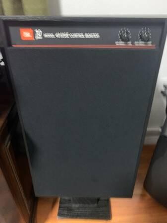 jbl-4312se-studio-monitor-exceptional-sound-quality-big-0