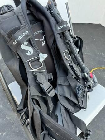 scubapro-knighthawk-dive-bc-size-s-with-air2-inflatorregulator-big-4