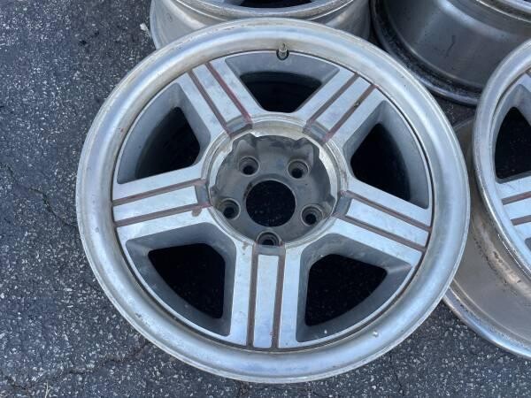 16-inch-alloy-wheels-original-chevy-camaro-iroc-rims-5-on-475-big-2