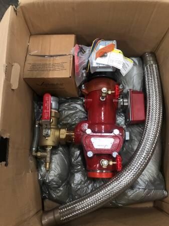 series-umc-universal-manifold-check-assembly-big-1