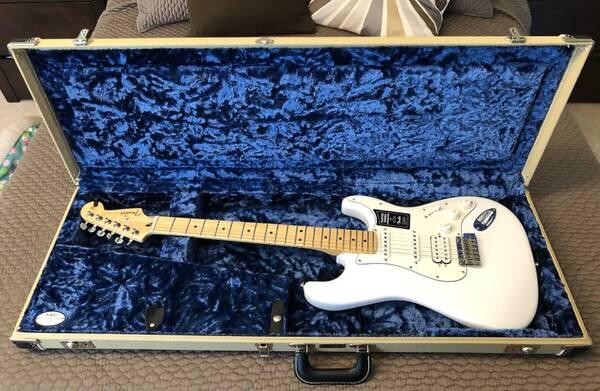 fender-stratocastertelecaster-case-blond-w-royal-blue-int-new-big-4