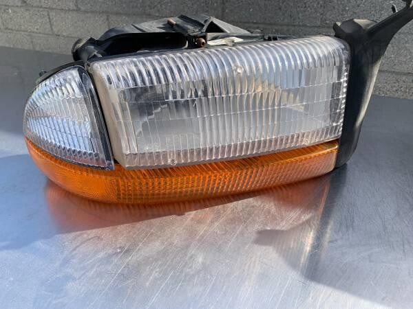 97-04-oem-durangodakota-headlights-big-1