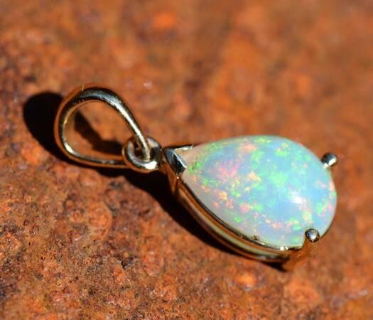 ethiopian-opal-pendant-14k-gold-full-play-of-color-free-chain-big-7