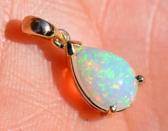 ethiopian-opal-pendant-14k-gold-full-play-of-color-free-chain-big-3