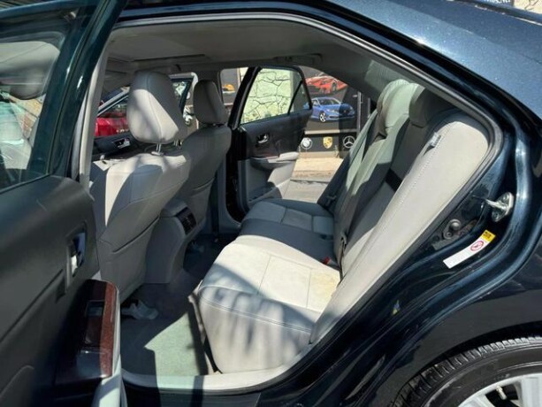 2014-toyota-camry-xle-sedan-4d-big-4