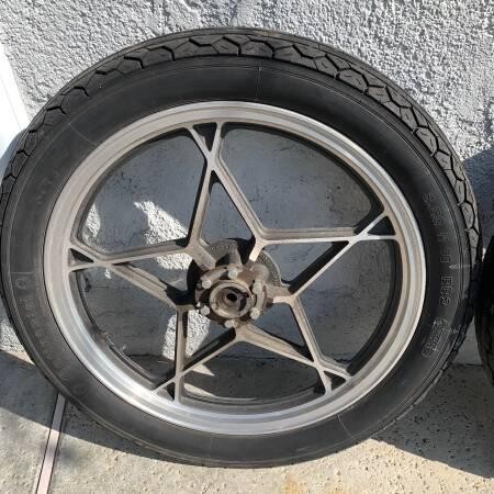 suzuki-gs1100-oem-motorcycle-wheels-n-tires-1979-big-7