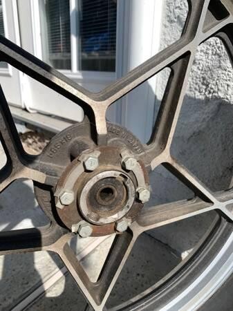 suzuki-gs1100-oem-motorcycle-wheels-n-tires-1979-big-2