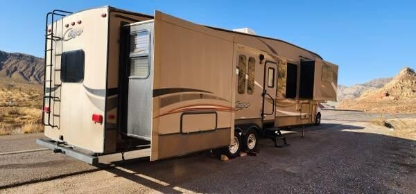 2015-keystone-cougar-38ft-4-slides-out-big-13