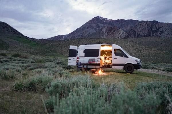 mercedes-benz-sprinter-camper-van-conversion-big-7