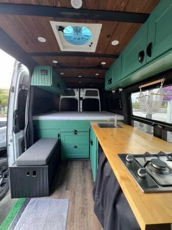 mercedes-benz-sprinter-camper-van-conversion-big-4