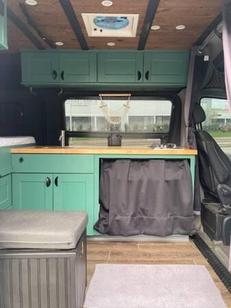 mercedes-benz-sprinter-camper-van-conversion-big-3