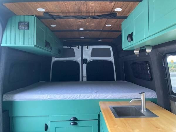 mercedes-benz-sprinter-camper-van-conversion-big-2