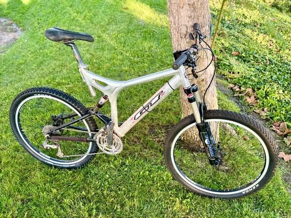 1999-gt-xcr-mtn-bike-large-big-9