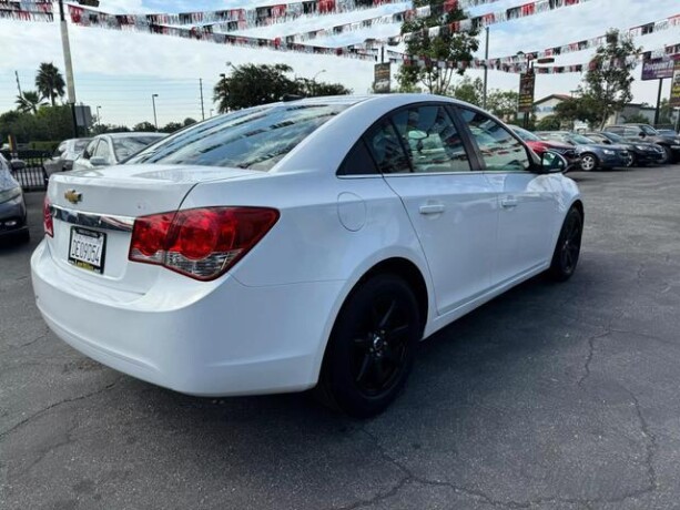 2012-chevrolet-cruze-lt-sedan-4d-big-3