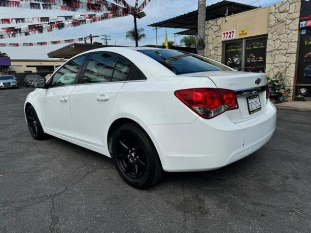 2012-chevrolet-cruze-lt-sedan-4d-big-1
