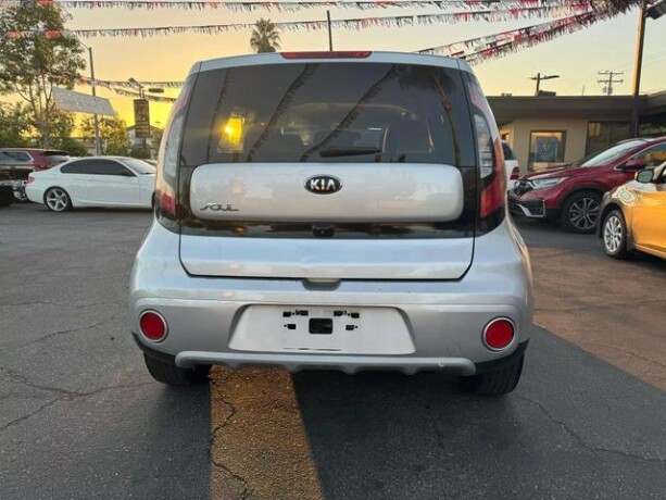 2019-kia-soul-wagon-4d-big-4