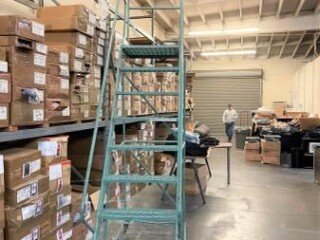 rolling-step-ladder-with-platforms