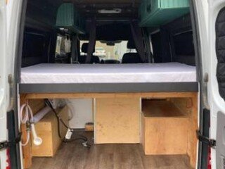 mercedes-benz-sprinter-camper-van-conversion